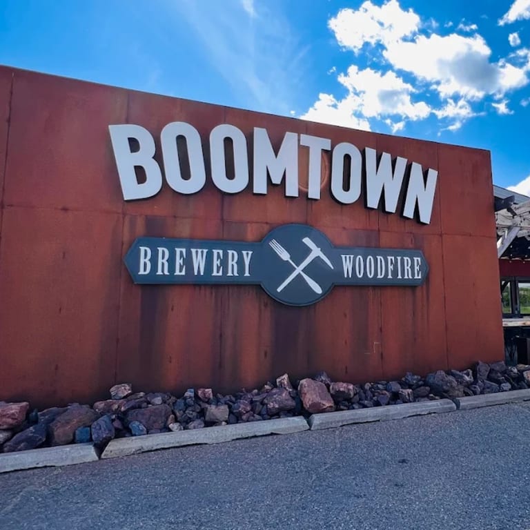BoomTown Woodfire Bar & Grill | Eveleth