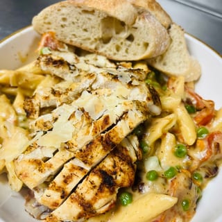 CHICKEN BACON CARBONARA